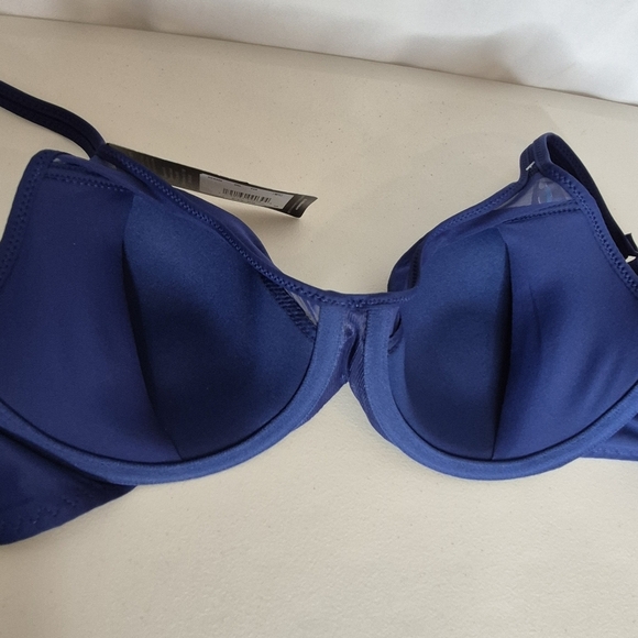 Bali Smoothing Breathable Underwire Bra w/ Convertible Straps in Navy - Size 34B - Picture 12 of 16